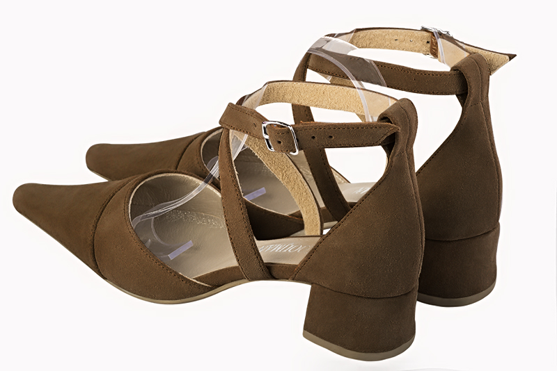 Chocolate brown women's open side shoes, with crossed straps. Pointed toe. Low flare heels. Rear view - Florence KOOIJMAN